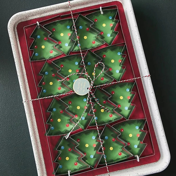 NWT Anthropologie Christmas Tree Cookie Cutter snd Bake Pan Set - Picture 1 of 2